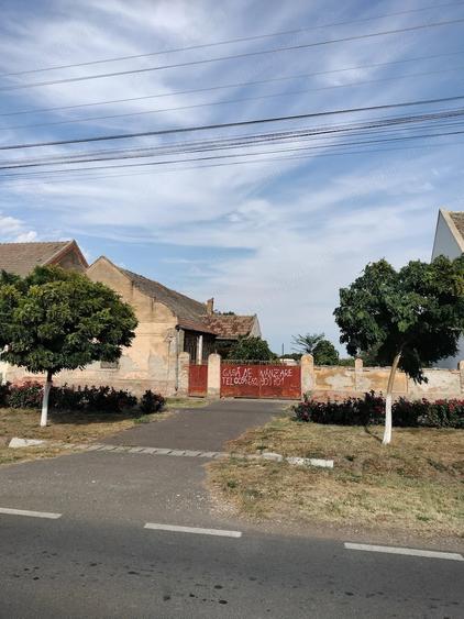 Casă cu 4 camere cu Teren 2870 Mp în Gottlob