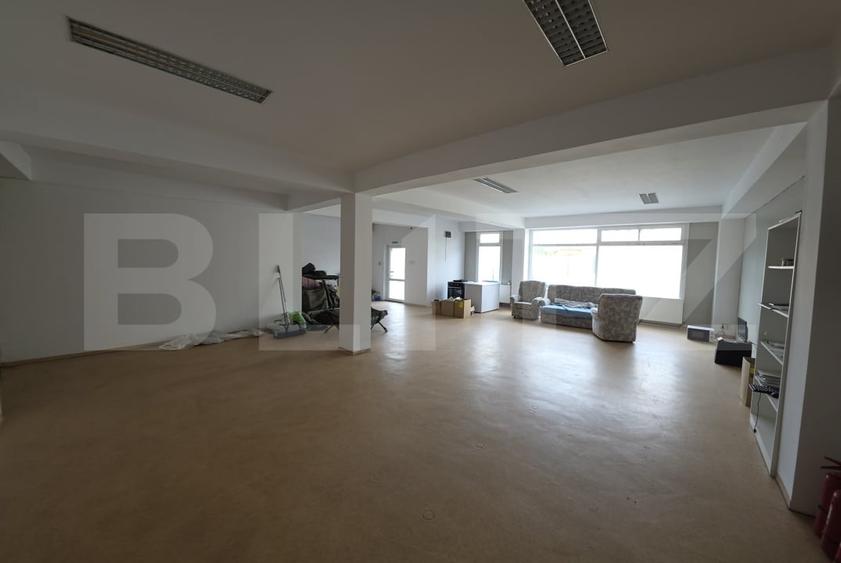 Spațiu comercial, de 308 mp, în Exterior Est