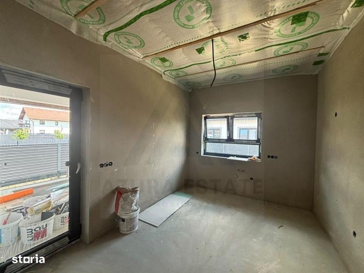 Casă cu 4 camere în Cristian