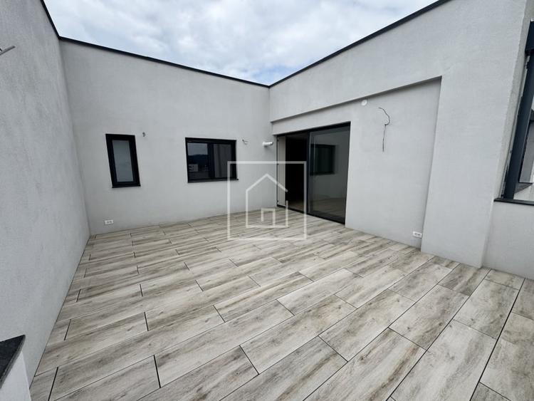 Penthouse cu 3 camere decomandat în Șelimbăr