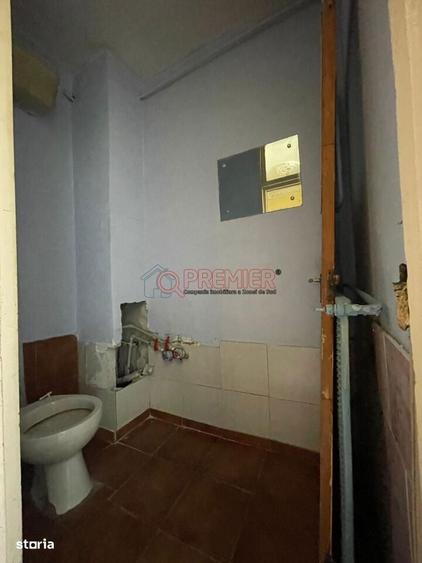Apartament cu 3 camere semidecomandat în Berceni — fotografia 1