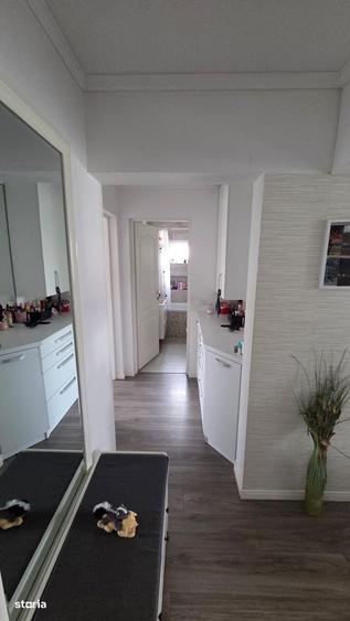 Apartament cu 3 camere în Micro 16