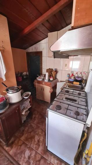 Casă cu 4 camere cu Teren 1730 Mp în Bucești