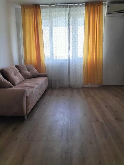 Garsonieră decomandată în Podgoria