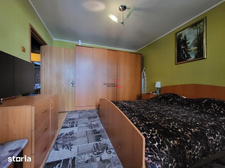 Apartament cu 4 camere decomandat în Titan