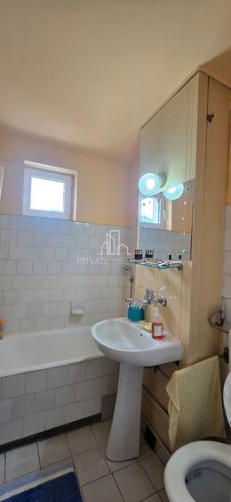Apartament cu 4 camere decomandat în Est