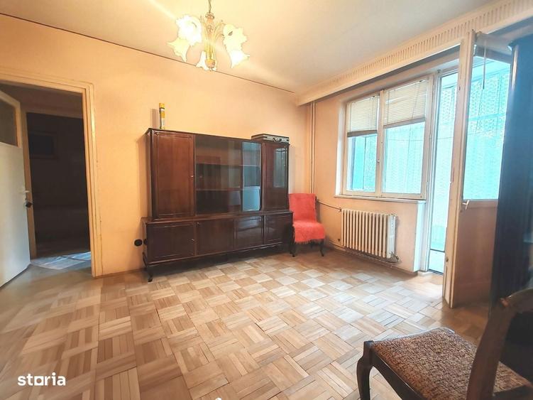 Apartament cu 2 camere semidecomandat în Calea București