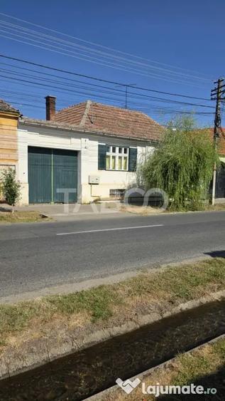 Casă cu 2 camere cu Teren 720 Mp în Petrești