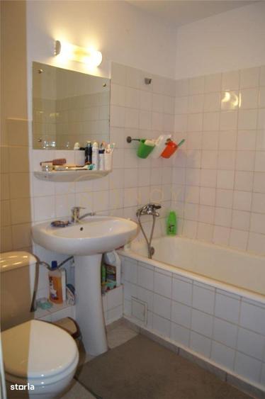Apartament cu 3 camere, mobilat în Grivița