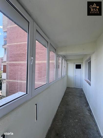Apartament cu 3 camere decomandat în Ostroveni