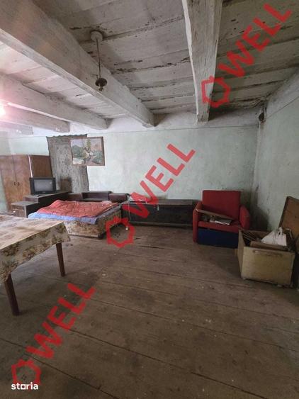 Casă cu 2 camere cu Teren 1685 Mp în Măieruș