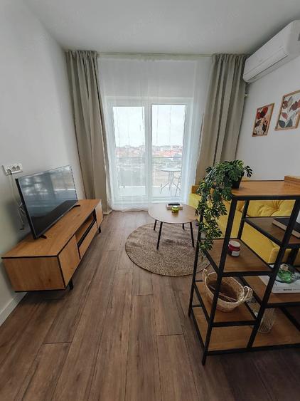 Garsonieră decomandată în Central