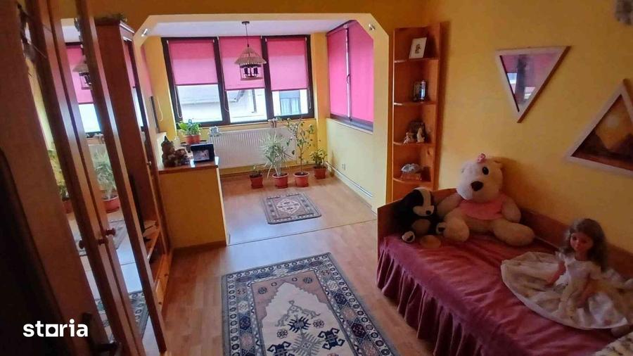 Casă cu 7 camere cu Teren 700 Mp în Caransebeș