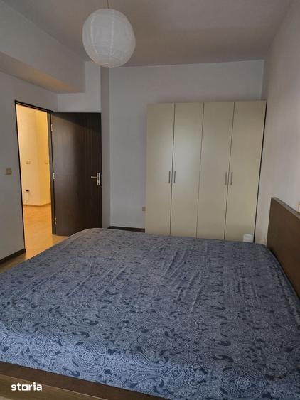Apartament cu 2 camere semidecomandat în Centrul Civic