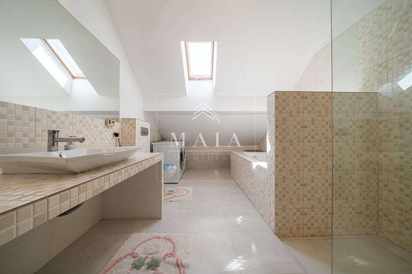 Apartament cu 4 camere decomandat, mobilat în Calea Dumbrăvii
