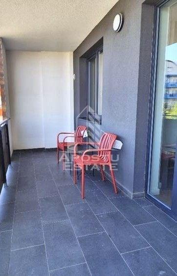 Apartament cu 2 camere semidecomandat, mobilat în Torontalului