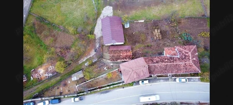 Casă cu 8 camere cu Teren 10100 Mp în Stănești
