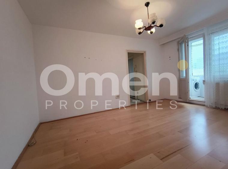 Apartament cu 3 camere semidecomandat în Decebal