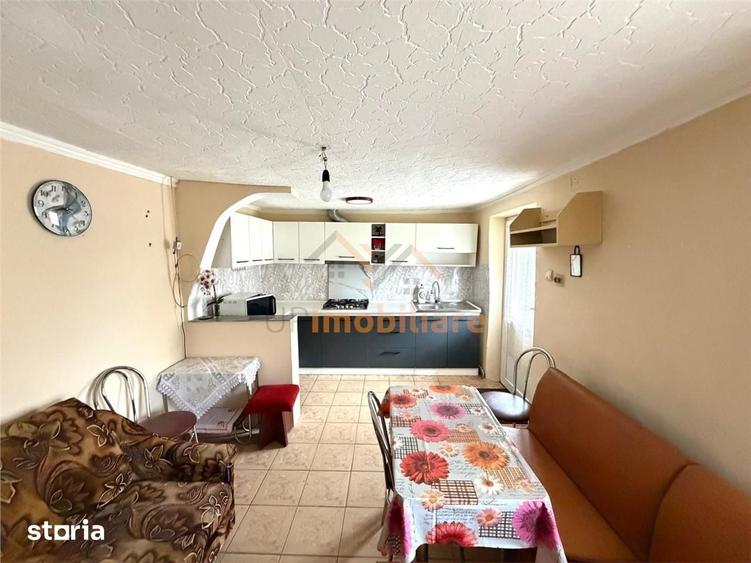 Casă cu 4 camere cu Teren 1081 Mp în Girișu de Criș