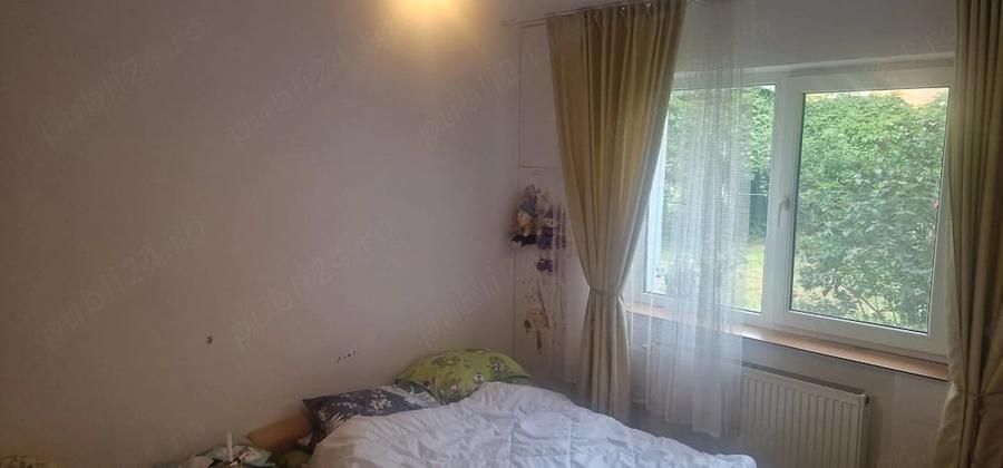Apartament cu 3 camere semidecomandat în Central
