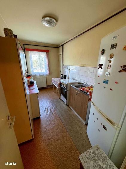 Apartament cu 3 camere în Tractorul