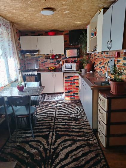 Casă cu 2 camere cu Teren 576 Mp în Central