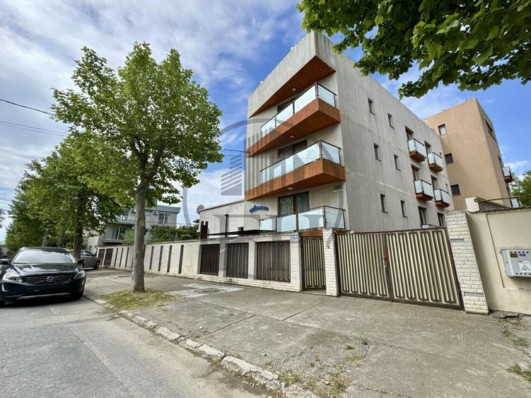 Casă individuală cu 16 camere cu Canalizare în Nord-Est