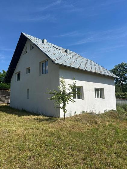 Casă cu 4 camere în Tătăruși