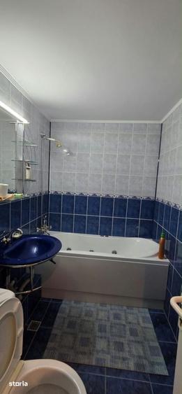 Apartament cu 3 camere în Calea București