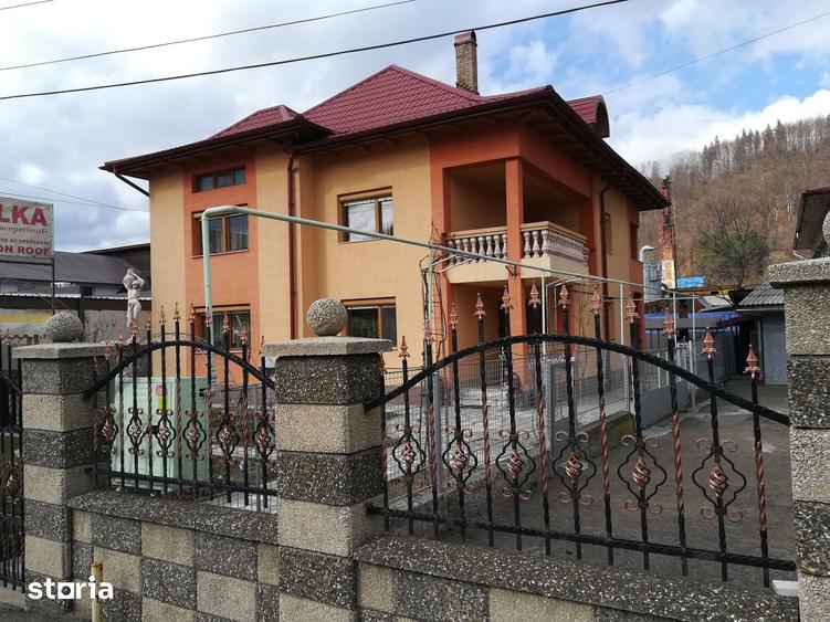 Casă cu 6 camere cu Teren 1000 Mp în Gura Humorului