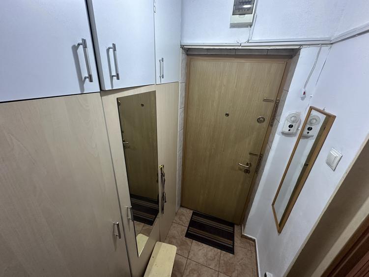 Garsonieră semidecomandată, mobilată în Berceni