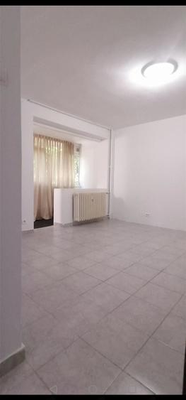Garsonieră decomandată în Drumul Taberei