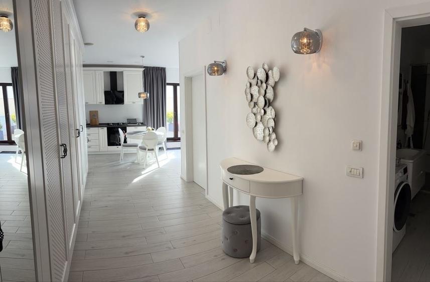 Apartament cu 2 camere, mobilat în Central