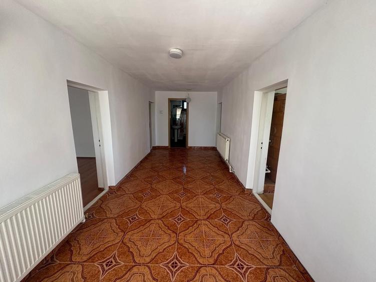 Casă cu 3 camere în Ciobănoaia