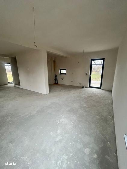 Casă cu 3 camere în Bercu Roșu