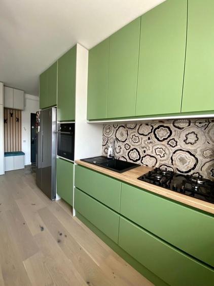 Apartament cu 3 camere decomandat în Florești