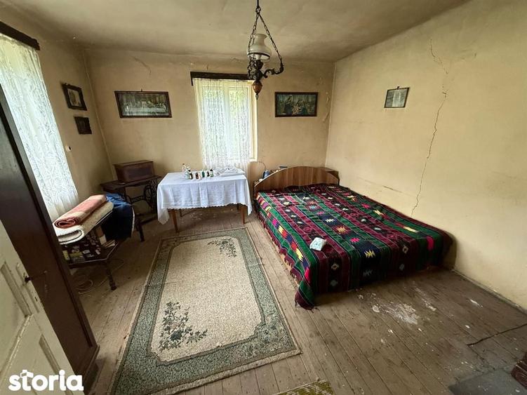Casă cu 2 camere cu Teren 6600 Mp în Așchileu