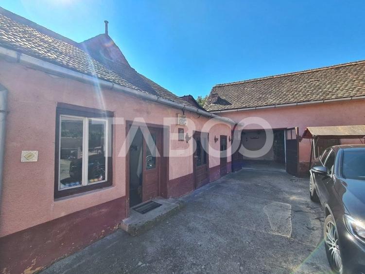 Casă individuală cu 8 camere cu Canalizare în Sebeș
