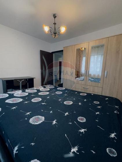 Apartament cu 4 camere decomandat, mobilat în 1 Mai