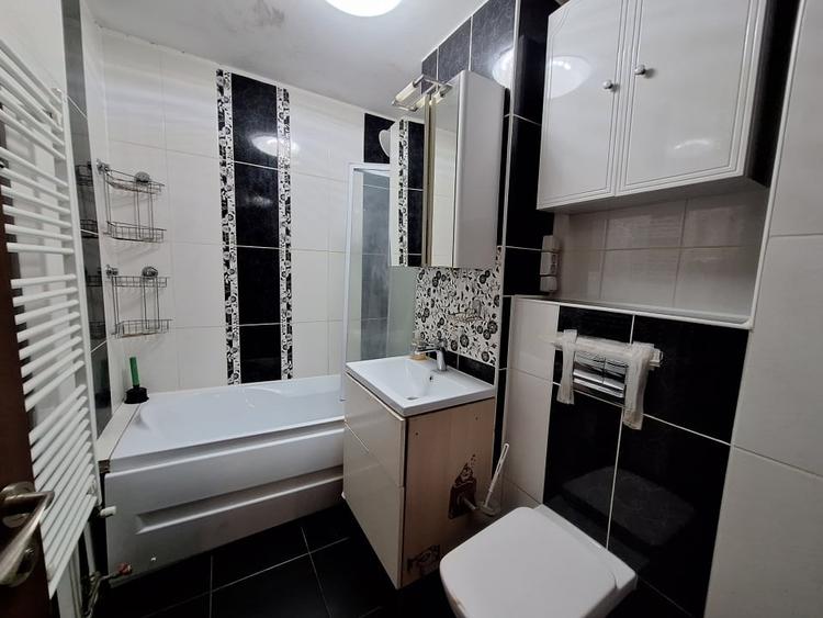 Apartament cu 3 camere decomandat, mobilat în Lipovei
