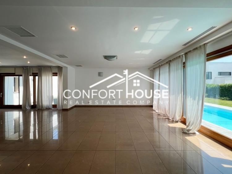Duplex cu 5 camere cu Piscina în Iancu Nicolae