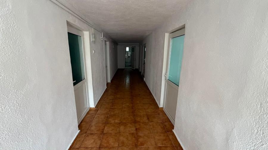 Casă individuală cu 7 camere cu Canalizare în Sărărie