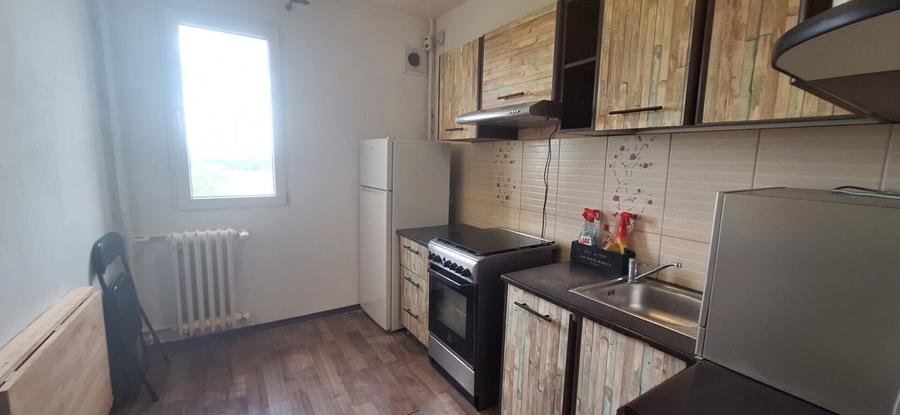 Apartament cu 2 camere decomandat în Titan — fotografia 1
