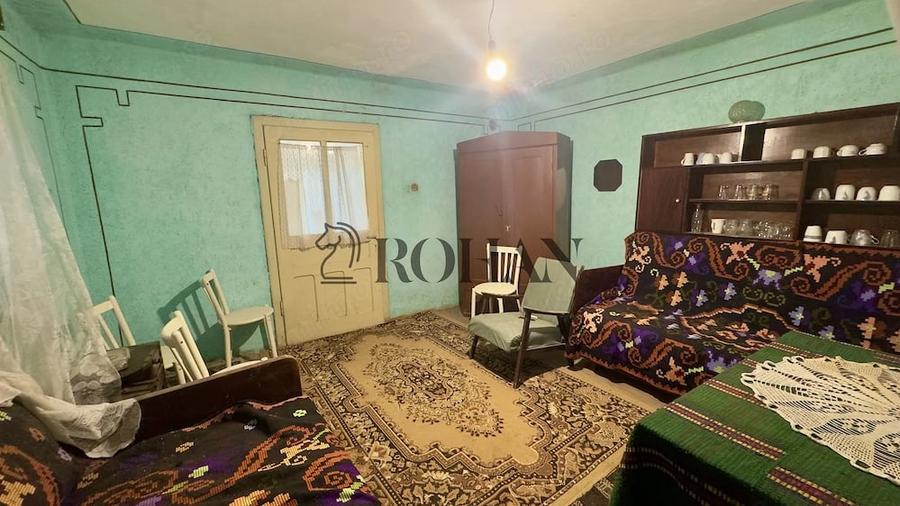 Casă cu 2 camere cu Teren 2015 Mp în Cricău