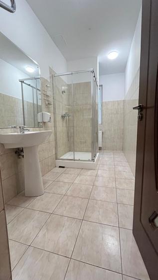 Apartament cu 3 camere decomandat în Astra