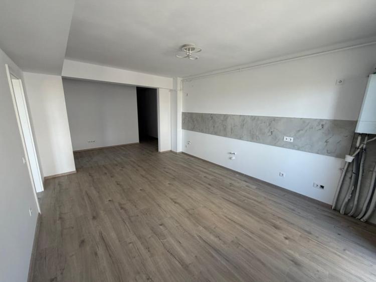 Apartament cu 2 camere semidecomandat în Florești — fotografia 3