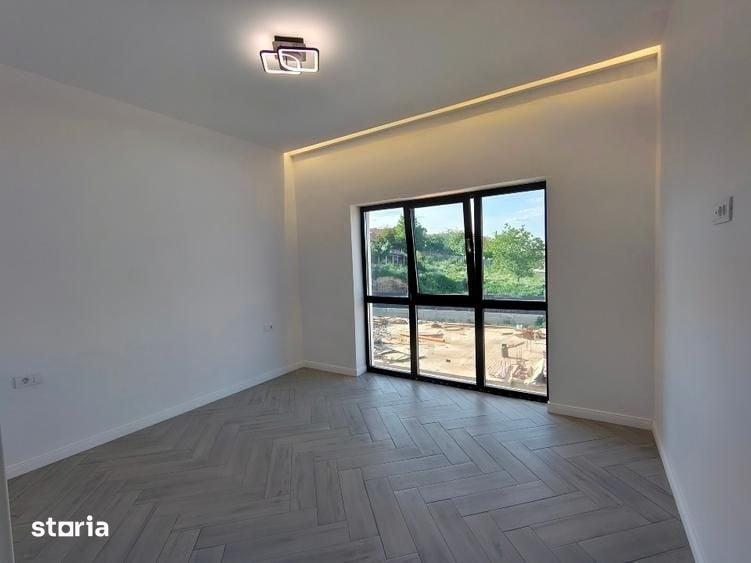 Casă cu 5 camere cu Teren 200 Mp în Valea Lupului