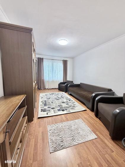 Apartament cu 3 camere decomandat în Tudor
