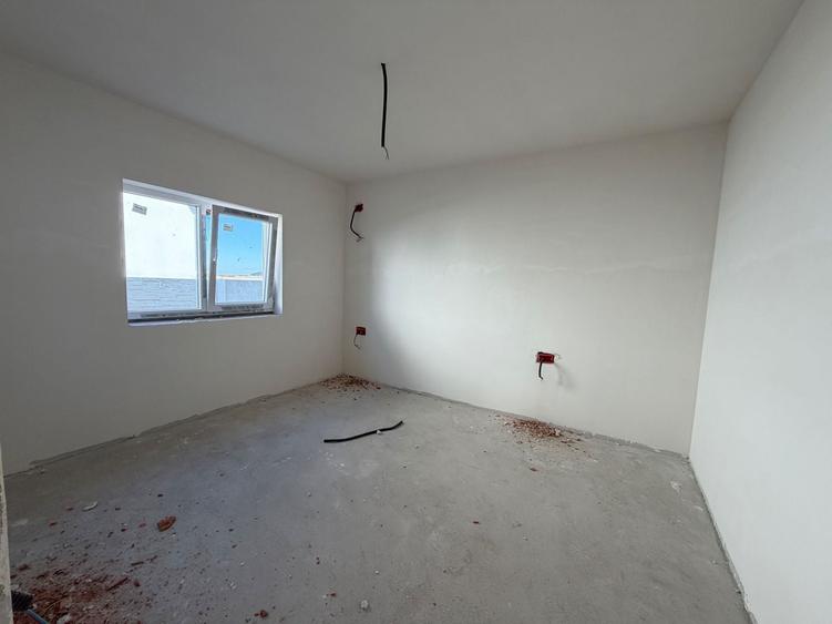 Duplex cu 3 camere cu Canalizare în Moșnița Nouă