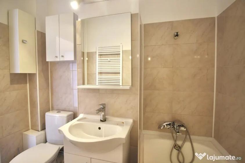 Apartament cu 3 camere decomandat în Teiul Doamnei